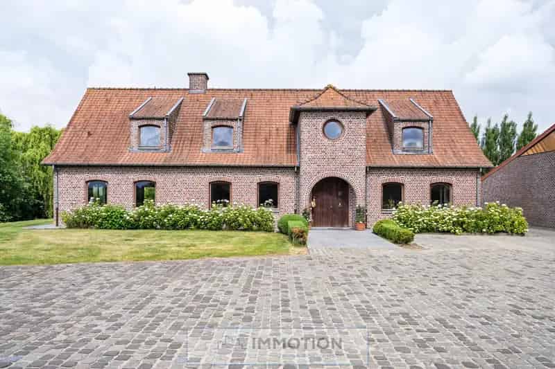 Landelijke Villa en Paardenstoeterij te Koop