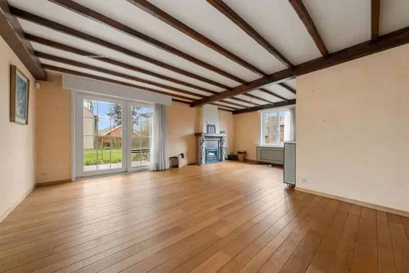 Villa te koop Roeselare 6 slaapkamers grote tuin