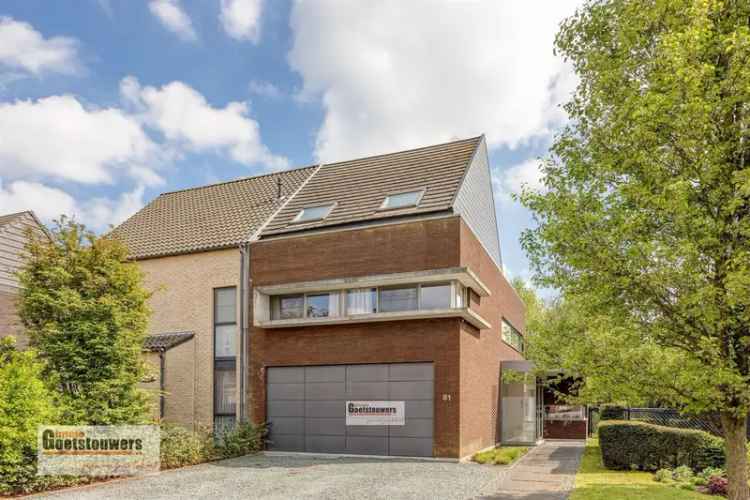 Moderne gezinswoning te koop 4 slaapkamers Hoevenen