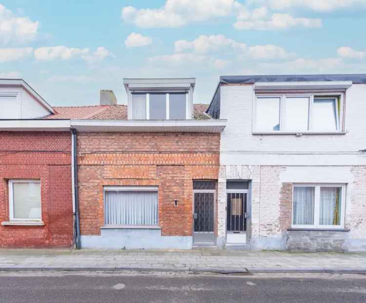 Huur huis met tuin en moderniseringspotentieel in rustige buurt