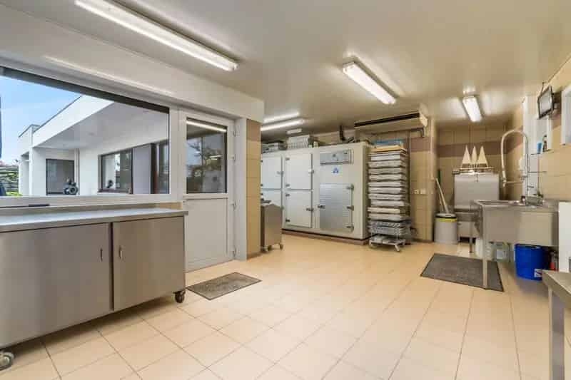 Handelspand Bakkerij met Woning 4 Slaapkamers