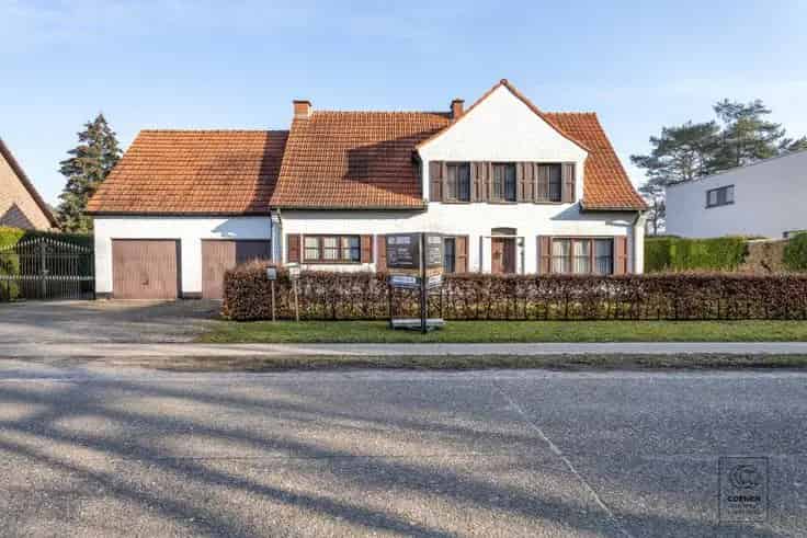 Huis te Koop Zoersel 4a5 slaapkamers Paardenstallen Weide