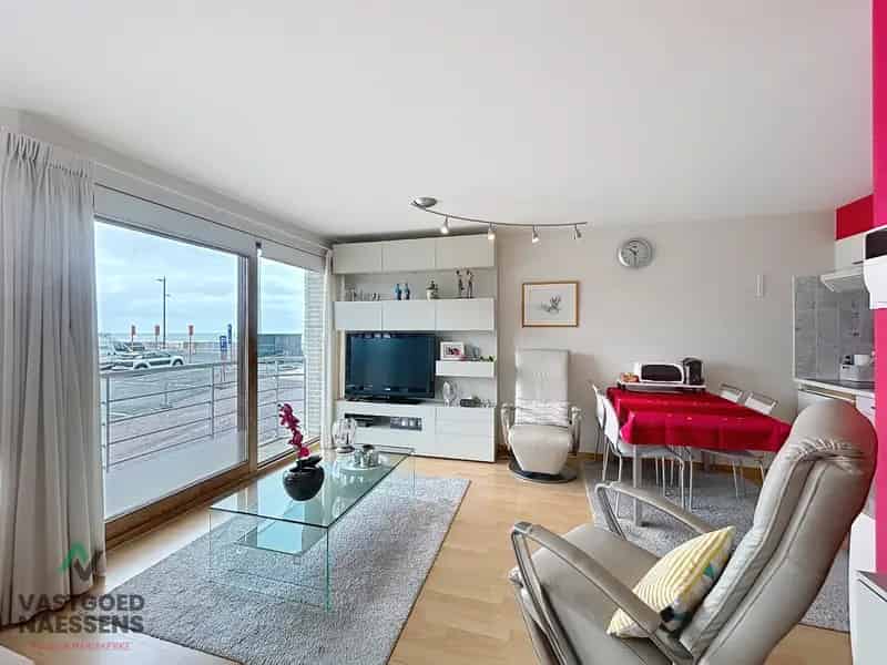 Appartement te koop: Instapklare studio met zeezicht