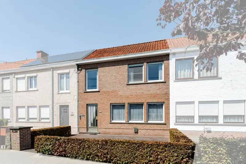Rustig gelegen woning op 405 m² met achterliggende garage