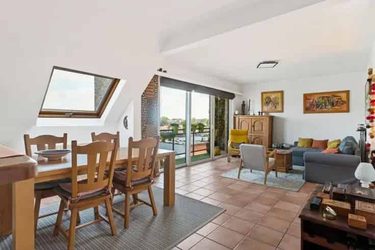 Appartement te Koop 2 slaapkamers Ruim Terras Garagebox