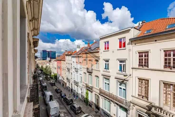 Huis Te Koop Schaarbeek: Investeringsgebouw 3 Woon Eenheden 8.5% Rendement