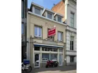 Handelsfonds Ekeren: Horeca Pand en Appartement te Koop