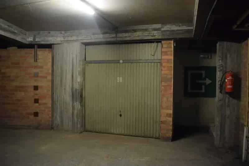 Zeer Ruime Garage Te Koop