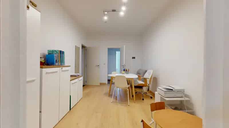 Appartementsblok te Forest: Investering met 1 Winkel en 3 Appartementen