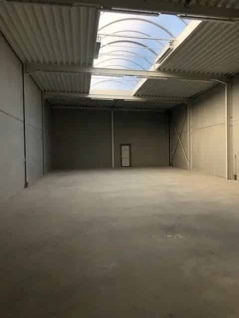 Magazijn 240m2 te Oeselgem