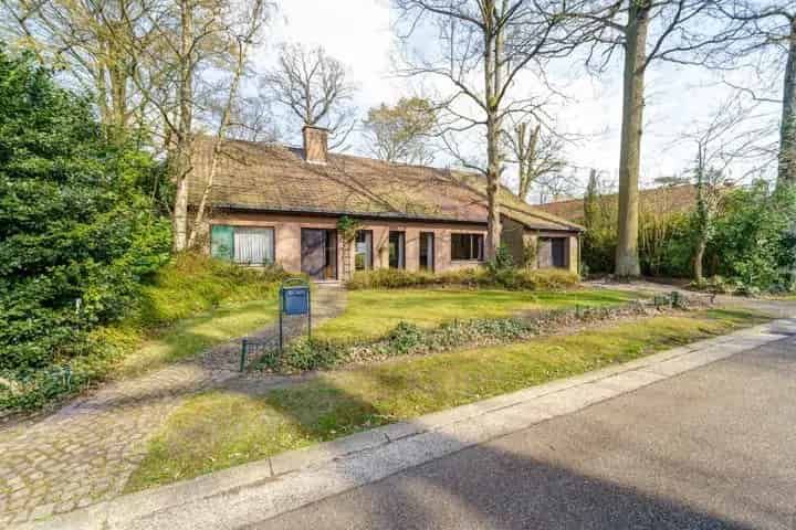 Vrijstaande Villa Hofstade 3 slaapkamers 2 badkamers Grote Tuin