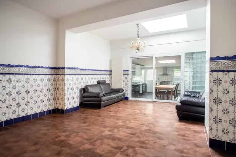 Ruime woning 3 slaapkamers tuin bruisende buurt