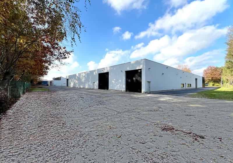 CENTRAAL GELEGEN MAGAZIJN VAN 750M²