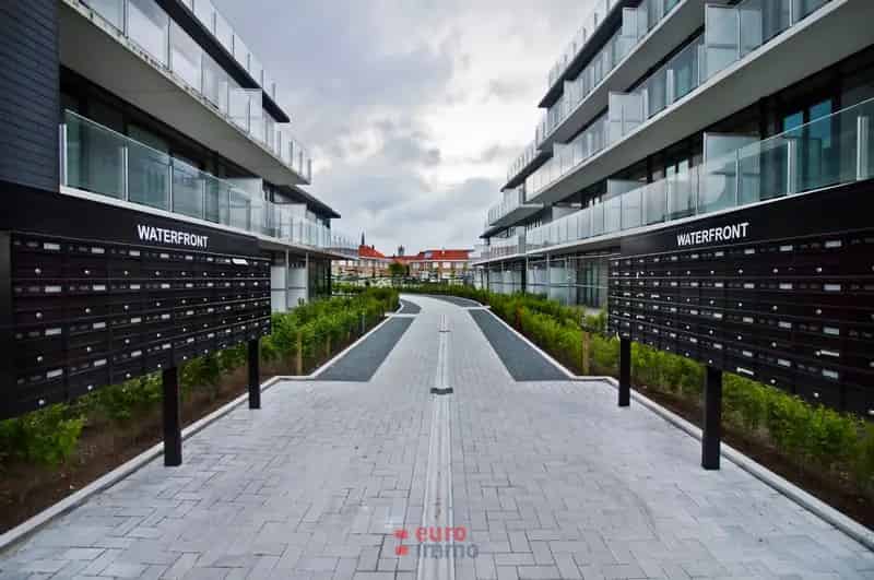 Ruime Garagebox Nieuwpoort-Stad Aan Waterlijn