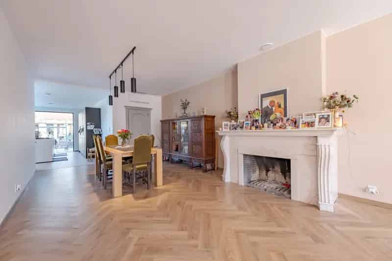 Gezinswoning met loods te koop Sint Niklaas
