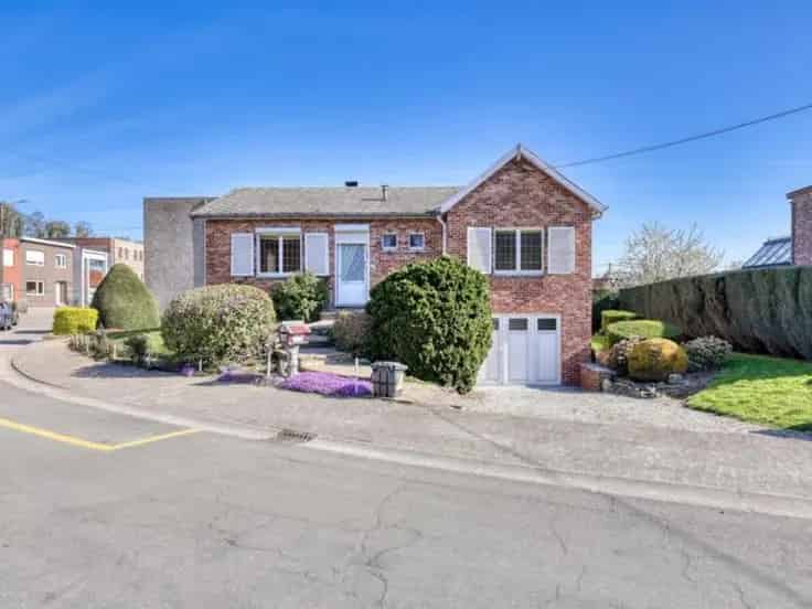 Huis te Koop met Tuin Garage en 2 slaapkamers