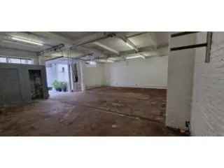 Handelspand te Huur Jette 100m² Magazijn Charles Woeste