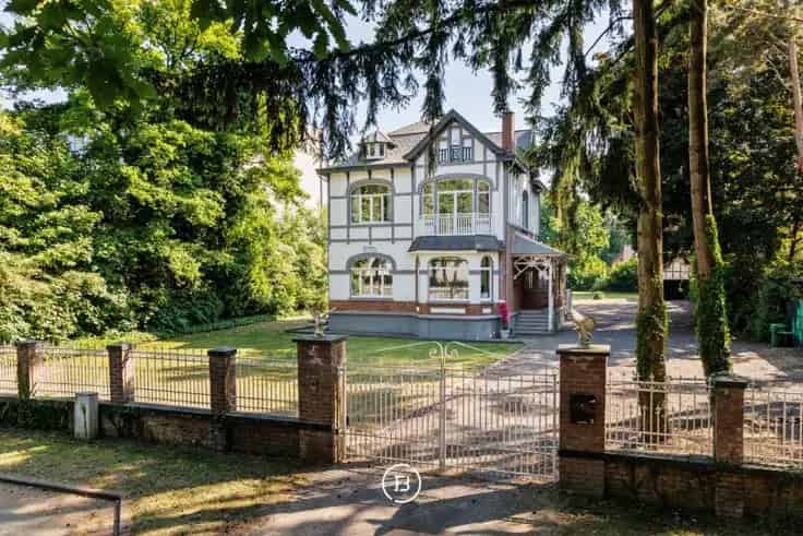 Huis Te Koop Genk: Statige Ingenieurswoning 1920