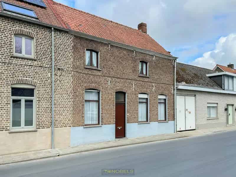 Te renoveren woning met tuin te Heurne