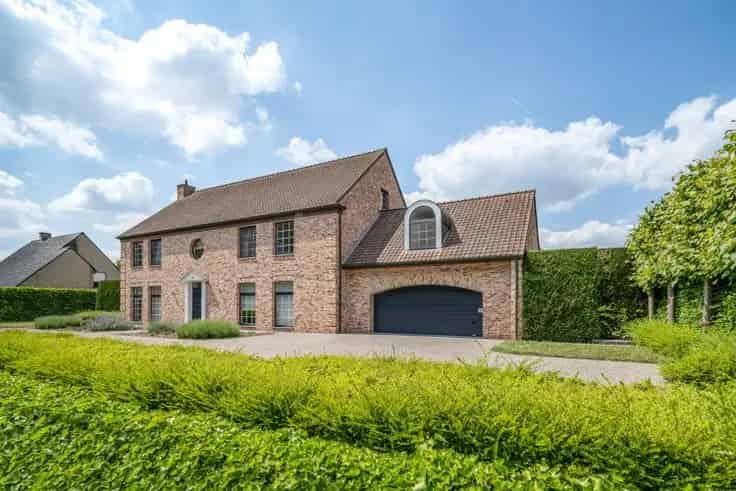 Luxe Villa te Koop 556m² 5 slaapkamers Grote Tuin