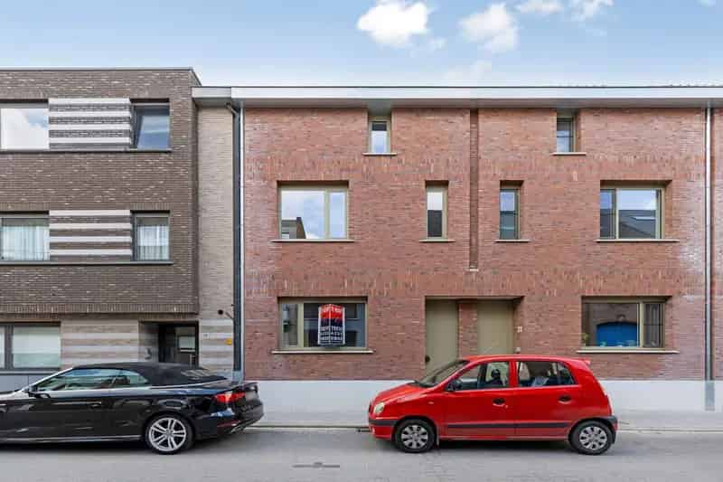 Huis te Koop Puurs: Ruime 4 Slaapkamers, 182m²