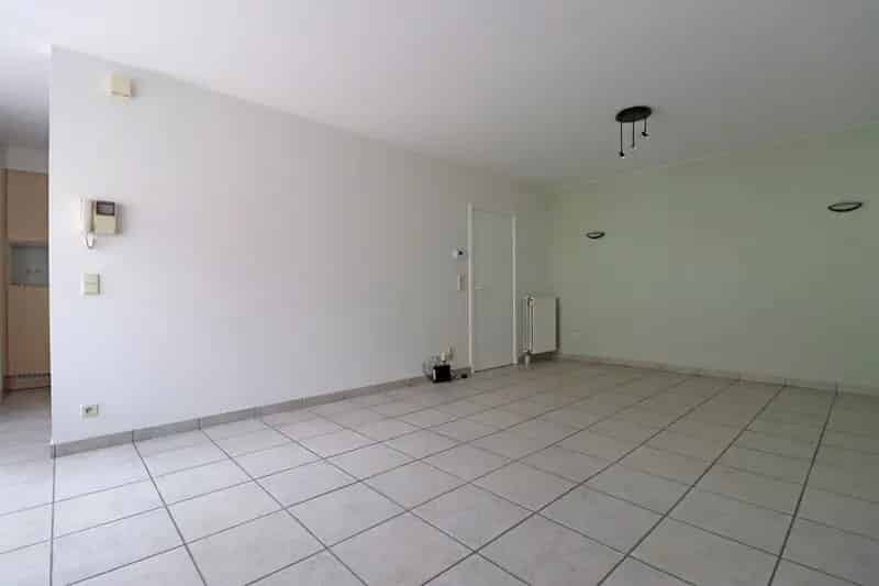 Appartement te koop Sint-Eloois-Winkel: ruim terras en garage