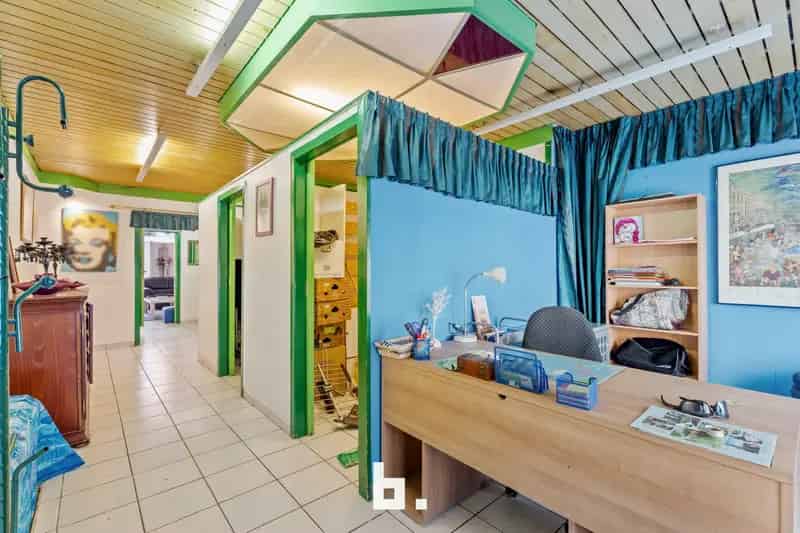 Huis te koop: Centraal gelegen woning met 4 slaapkamers en handelsmogelijkheden