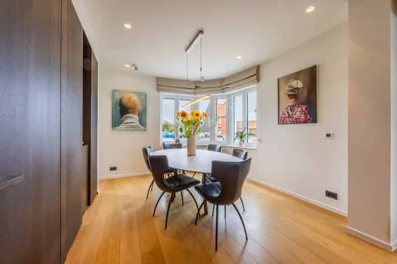 Huis te Koop Kuurne: Gerenoveerde woning met tuin en 2 slaapkamers