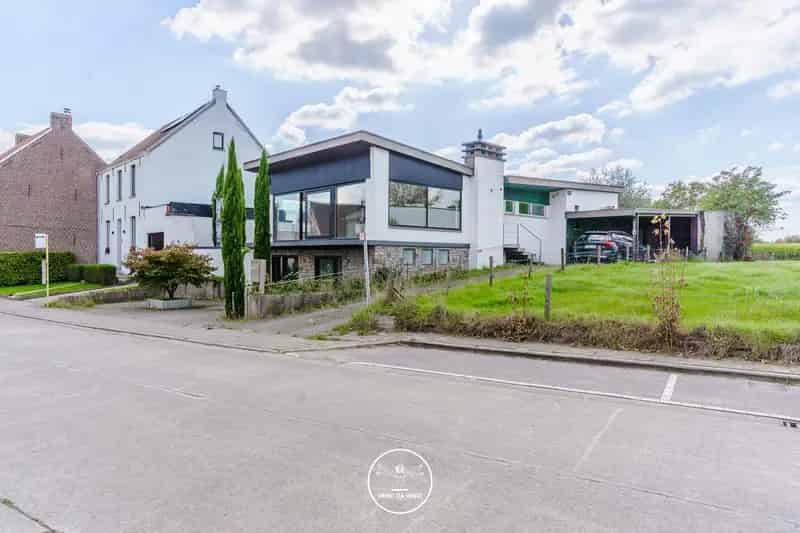 Huis te koop Huise: 3 slaapkamers, rustige ligging, carport