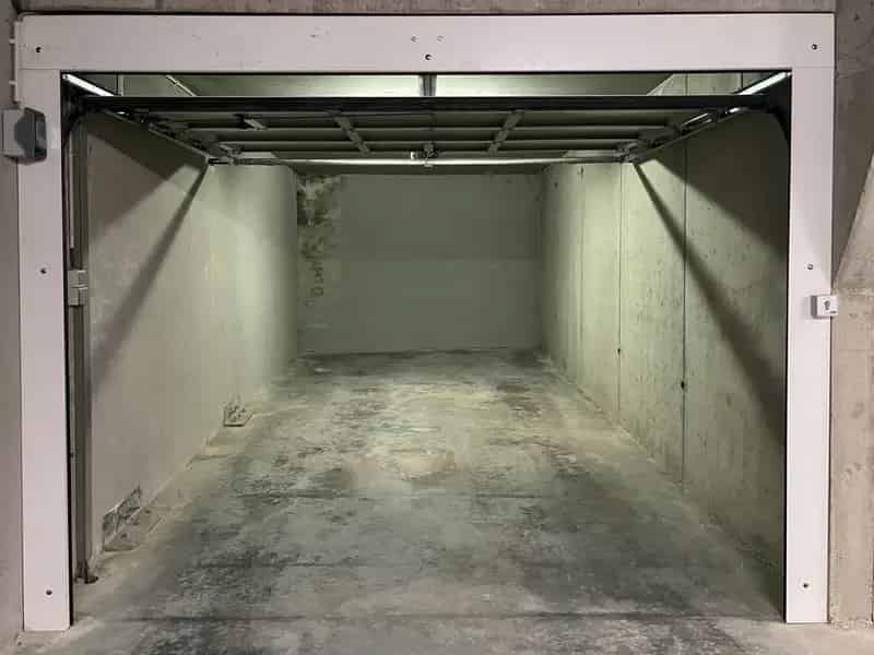 Ruime Garagebox te Koop Knokke Heist Nabij De Bolle