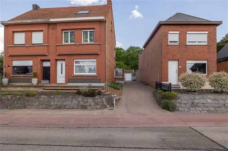 Huis Te Koop Testelt: 3 Slaapkamers Te Renoveren