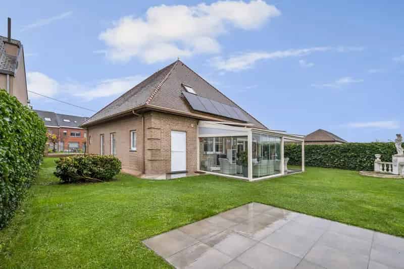 Huis te koop Lebbeke: Instapklare woning met tuin en moderne voorzieningen