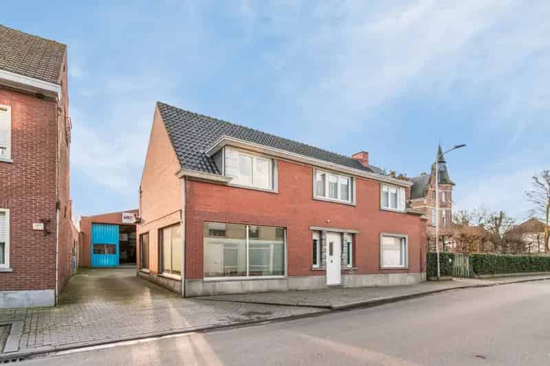 Huis te koop in Dentergem met magazijn