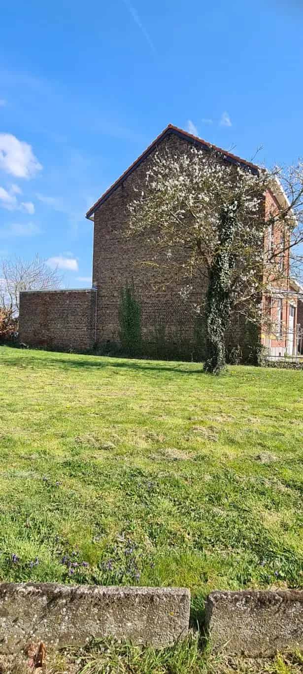 Hoekperceel 803m² Halfopen Bebouwing