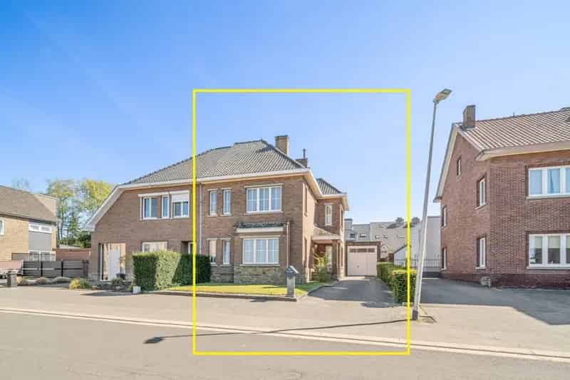Halfvrijstaande woning met garage en polyvalente ruimte 148m2
