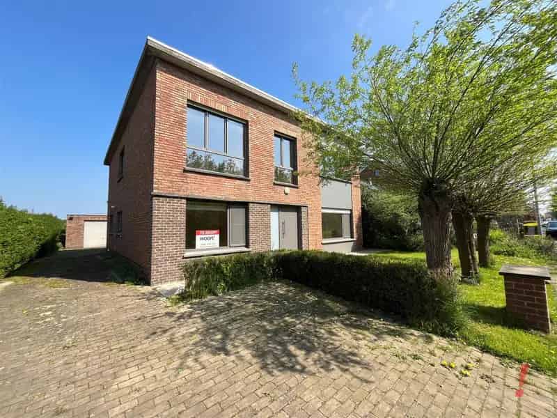 Huis te huur Jabbeke: Grote gezinswoning te renoveren