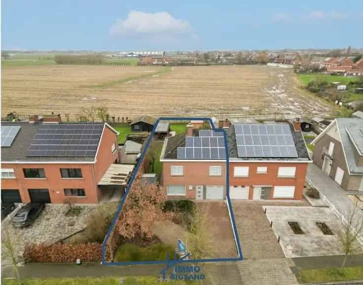 Ruime gezinswoning te Moorsele met tuin en veranda