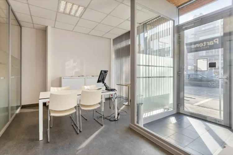 Kantoor van 490m² met parking op een TOPlocatie in centrum Eeklo!