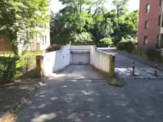 Parking te huur Evere - 24/7 Toegang Nabij Park en Laan