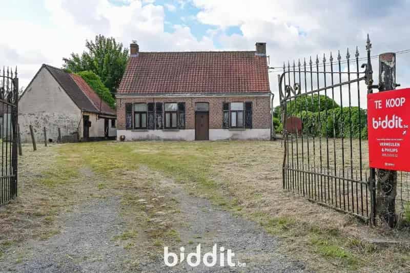 Te renoveren woning 15a 10ca 2 slaapkamers