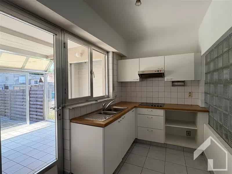 Gelijkvloers appartement te koop met garage