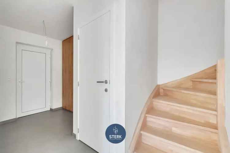 Huis te huur Veldwezelt: 3 slaapkamers, ruime zolder, 175m²