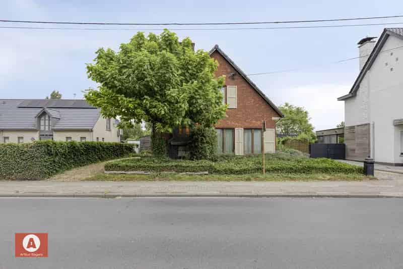 Huis te koop Buggenhout: Ruime villa met 4 slaapkamers en tuin