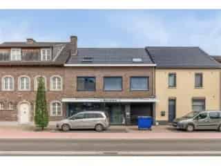 Handelspand met Woonst te Koop Neeroeteren