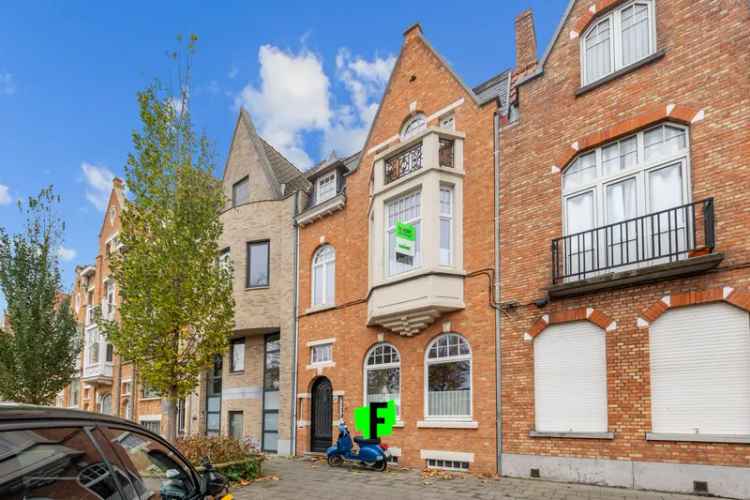 Herenhuis kopen in Brugge met drie slaapkamers en tuin