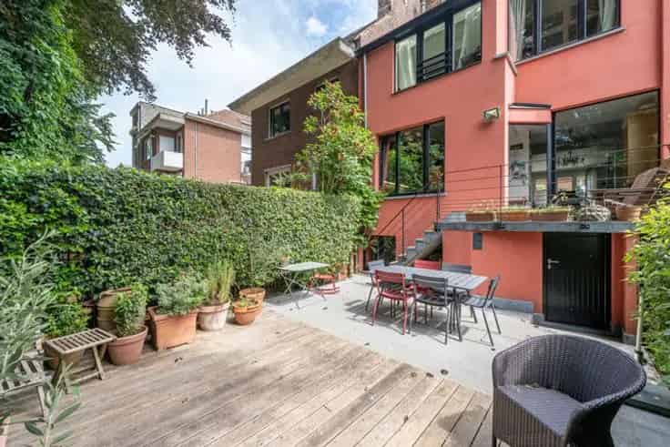 Huis Te Koop Uccle 5 Slaapkamers Kantoren 241m²