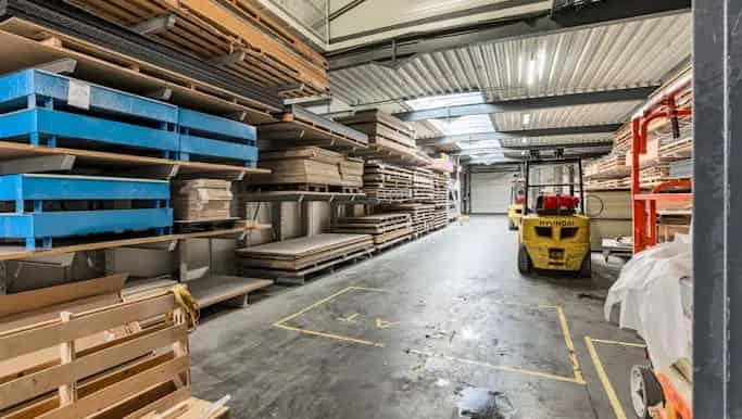 Magazijn met bureel en woning te koop Zonhoven