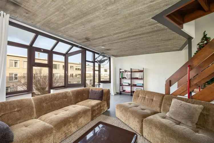 Modernistische, lichte bel-etage woning