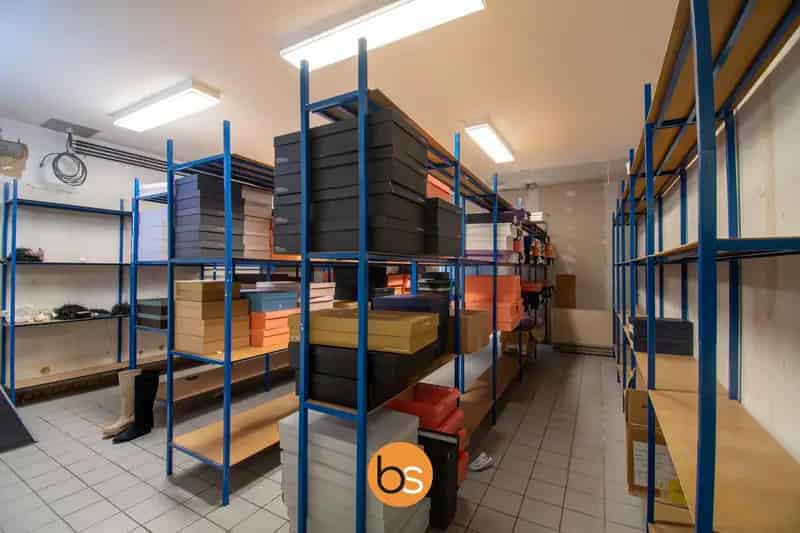 Handelspand met Woonst te Sint-Eloois-Winkel