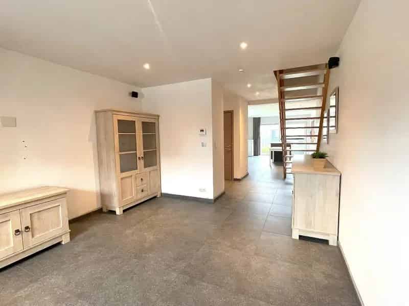 Recente Woning 3 Slaapkamers Tuin Parkeerplaats